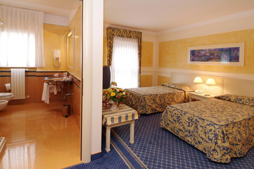 Hotel Continental Brescia Roncadelle ภายนอก รูปภาพ